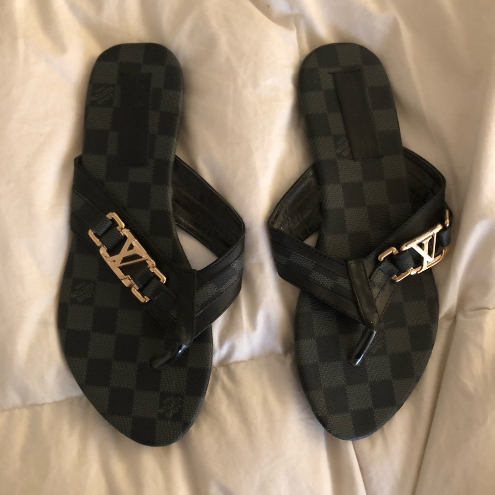 Louis Vuitton Flat/Sandals